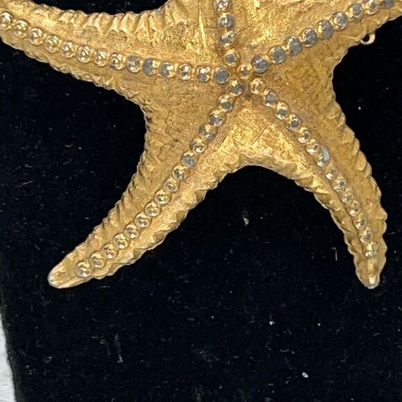 Chunky Starfish Sea Star Brooch Classic Nautical Gold Tone Faux Pearl Regency - Picture 6 of 7